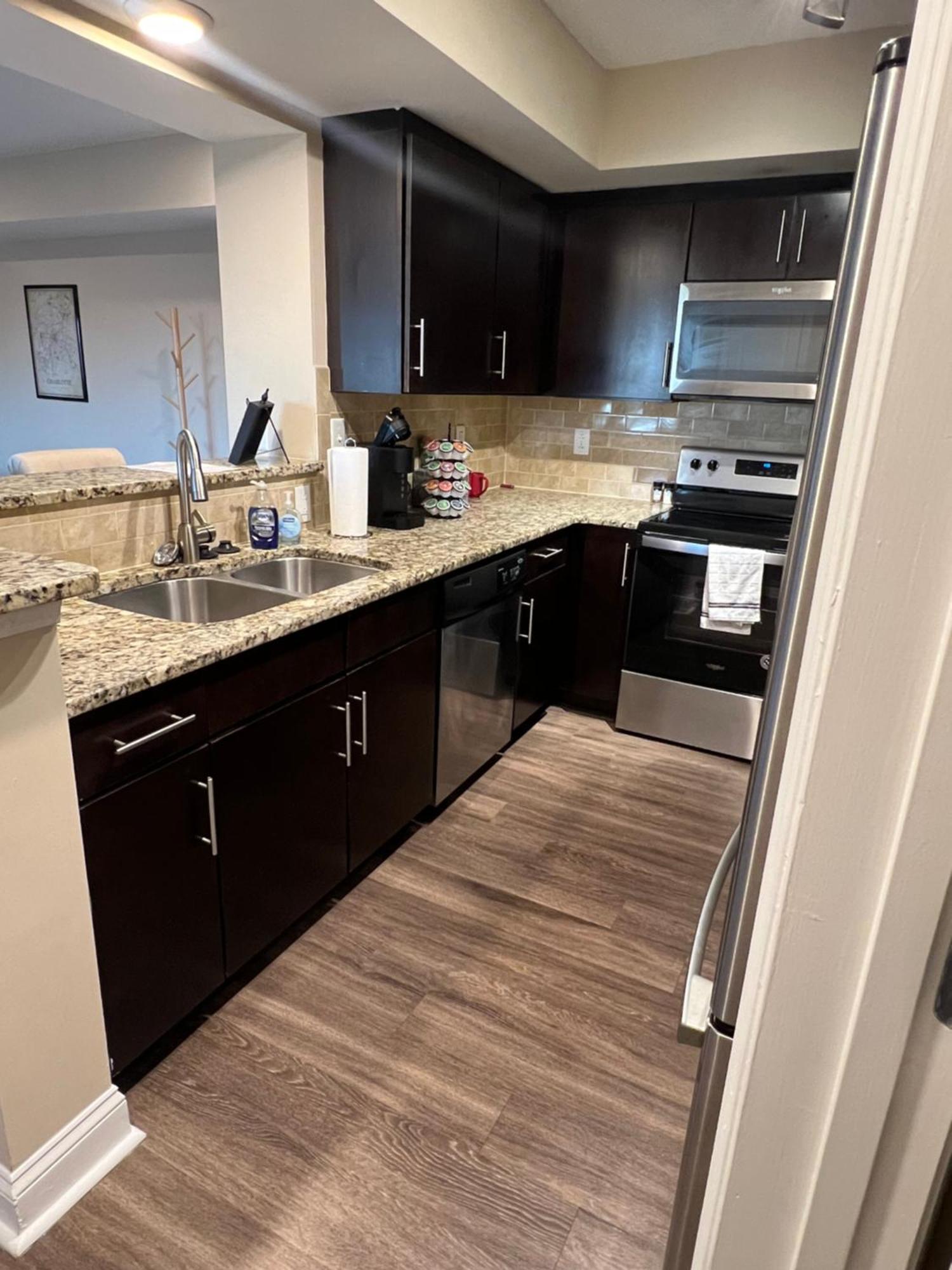 Spacious 2 Bedroom 2 Bathroom Apartment With Balcony In Uptown Charlotte! City Views & Free Parking! ภายนอก รูปภาพ