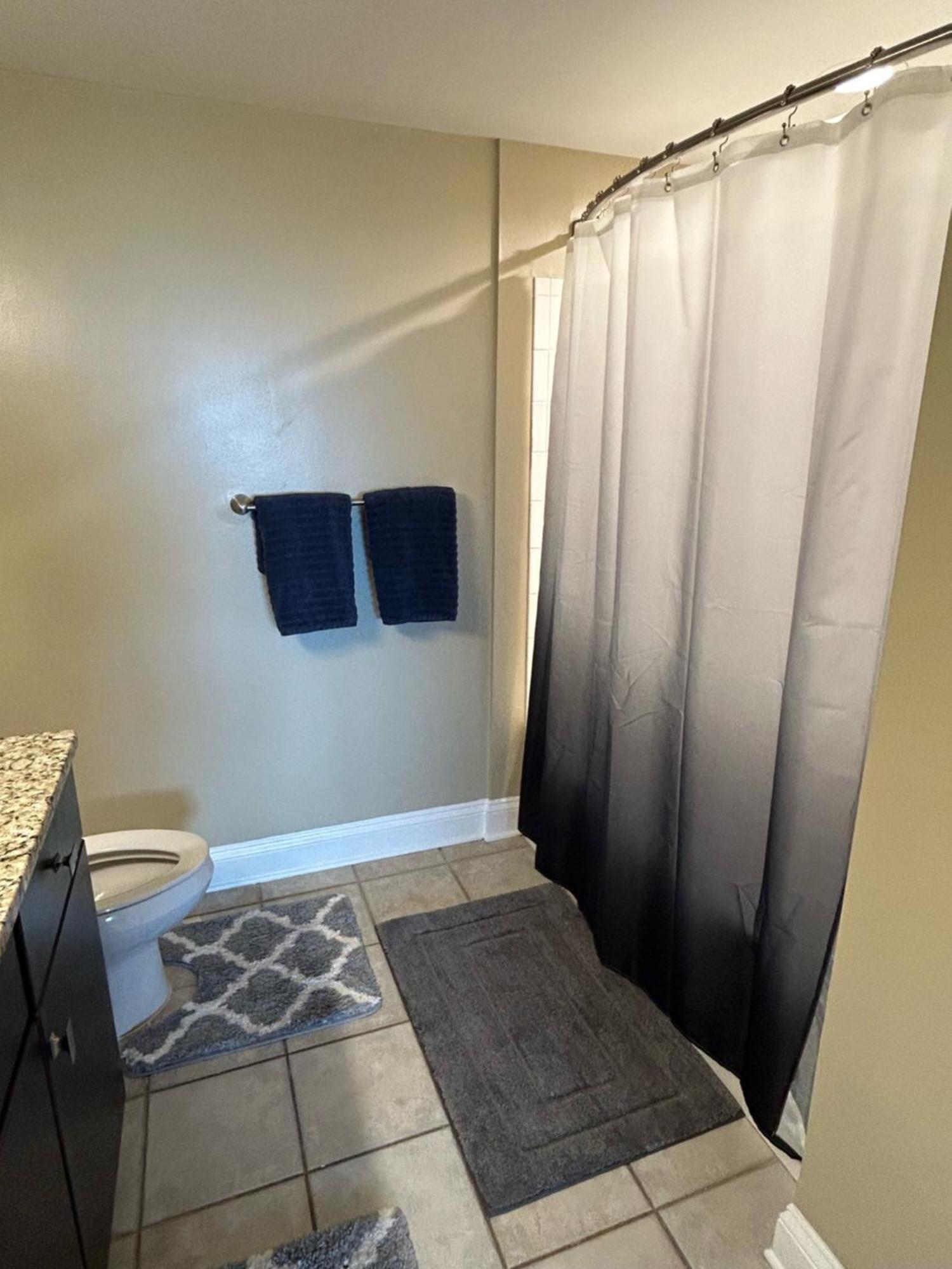 Spacious 2 Bedroom 2 Bathroom Apartment With Balcony In Uptown Charlotte! City Views & Free Parking! ภายนอก รูปภาพ